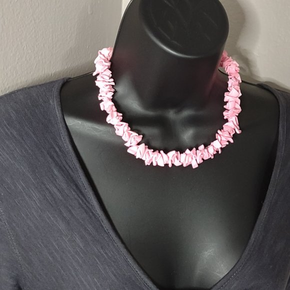 Cute Pink Shell Necklace 17 Inches Long - Picture 11 of 11